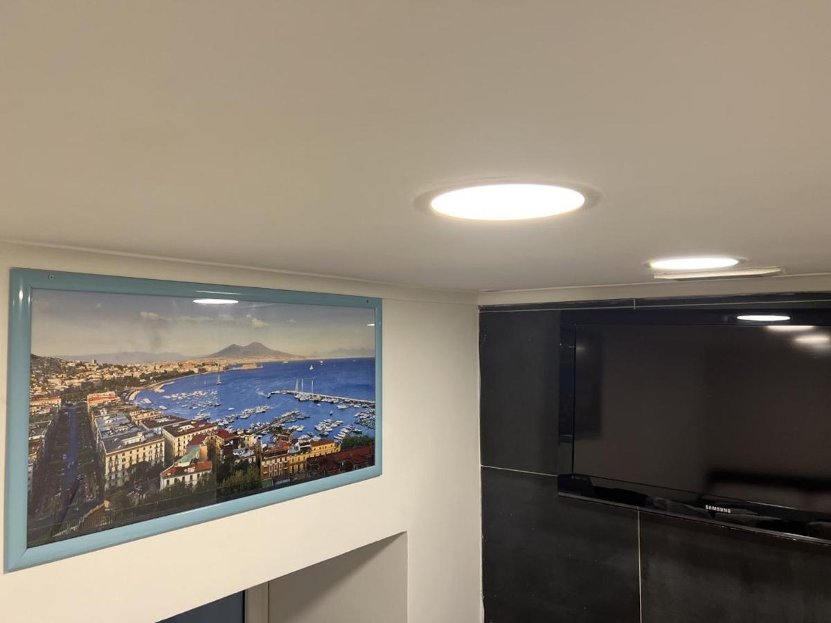 B&B Luna Rossa Napels Buitenkant foto